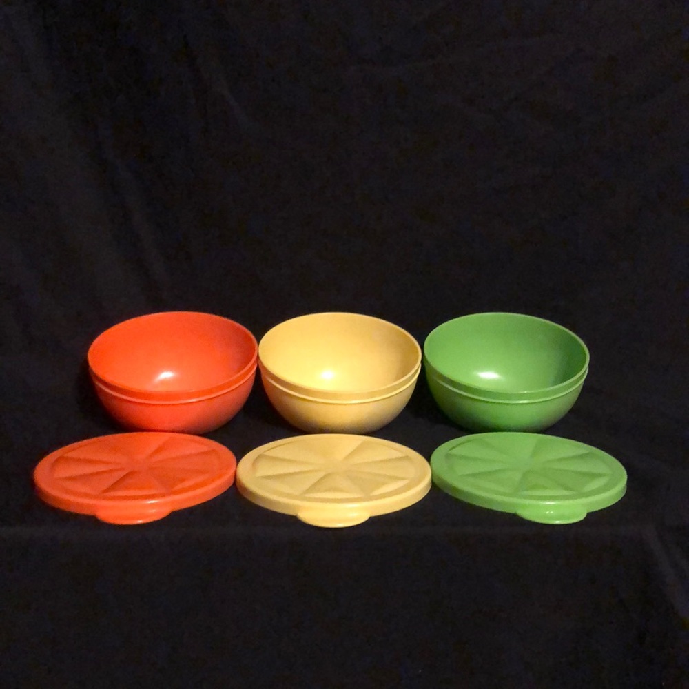 Tupperware  citrus garnish serve ware